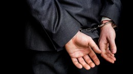 Opgepakte ambtenaar zocht mogelijk duizenden keren info op