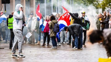 Waarom liep het azc-protest in Schiedam níet uit de hand?