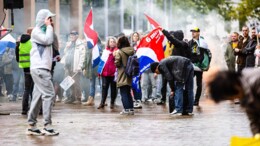 Waarom liep het azc-protest in Schiedam níet uit de hand?