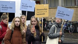 Burgemeesters mogen demonstraties tegen abortus beperken