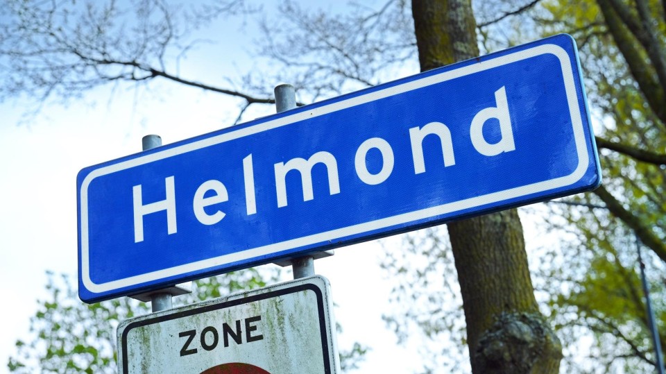 Plaatsnaambord van Helmond