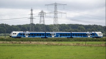 Overijssel legt 33 miljoen euro neer voor twee treinstellen