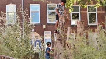 Spelen in 46 graden op het schoolplein