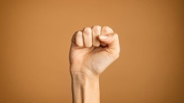 Burgers buiten het systeem