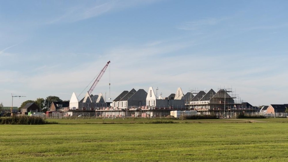 Woonwijk wordt gebouwd naast weiland