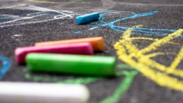 Gemeenten hanteren verouderde norm voor schoolpleinen