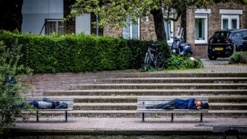 Aanpak dakloosheid faalt, gemeenten voeren het amper uit