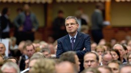 Ernst Hirsch Ballin: ‘Ambtenaren, de meeste deugen’