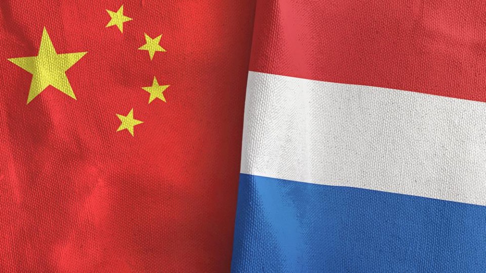 Nederlandse en Chinese vlag