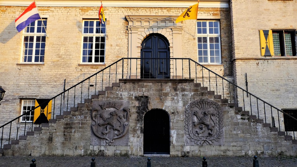gemeentehuis hulst_shutterstock_696154201