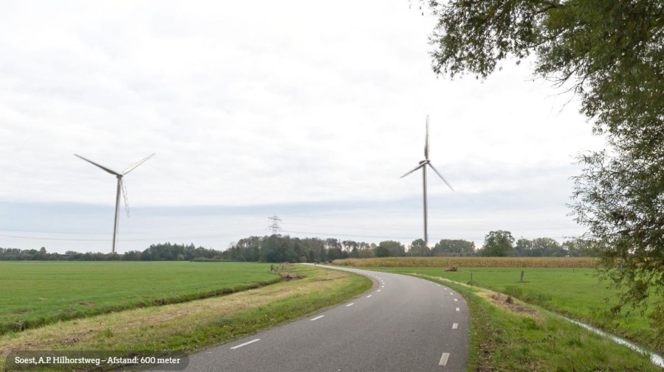 Op de locatie De Isselt bij Amersfoort staan twee turbines van 210 meter hoog gepland. Op website www.rom3d.nl/360/soesterwijkwiek/ is de…