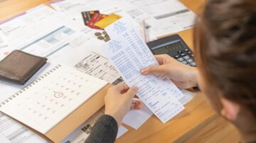 Tweede Kamer wil pgb-bemiddelingsbureaus verbieden