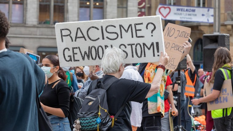 ‘Burgemeester denkt te makkelijk over racisme’