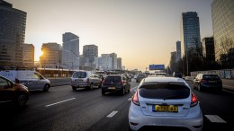 Werken loont, maar kost ook geld