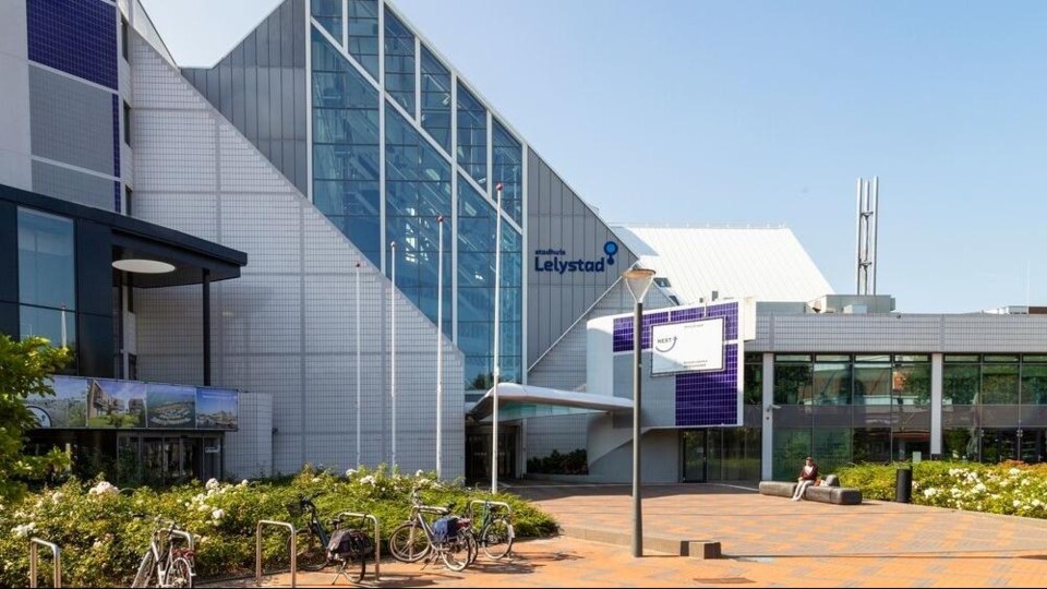 Exterieur van het stadhuis van Lelystad