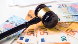 Frauderende ex-ambtenaar krijgt twee jaar cel