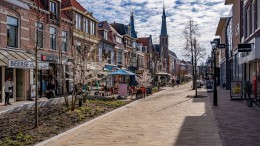 Versteende winkelstraat bloeit weer op