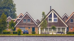 Gemeente wil einde aan permanente bewoning, rechter voorkomt ontruiming