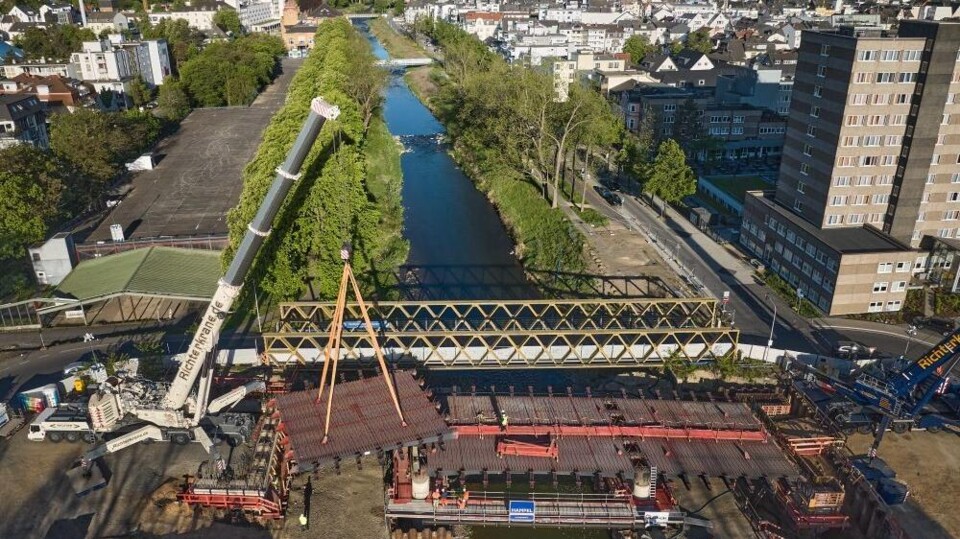 Herstel aan de bruggen in het Ahrdal.