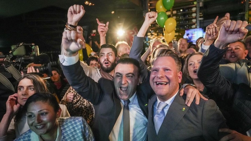 Partijaanhangers van Hart voor Den Haag reageren op de exit polls.