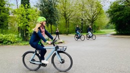 Amsterdam experimenteert met snelheidswaarschuwingen e-bikes