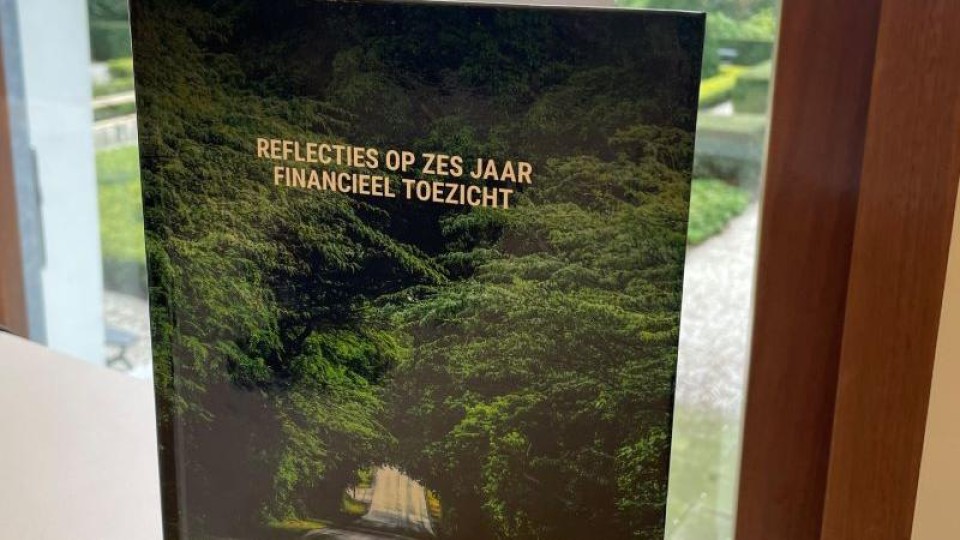 Cover boek Reflecties op zes jaar financieel toezicht