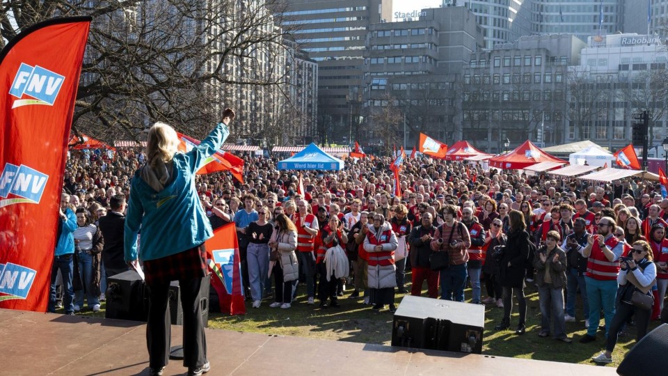 Rijksambtenaren protesteren tegen de nullijn