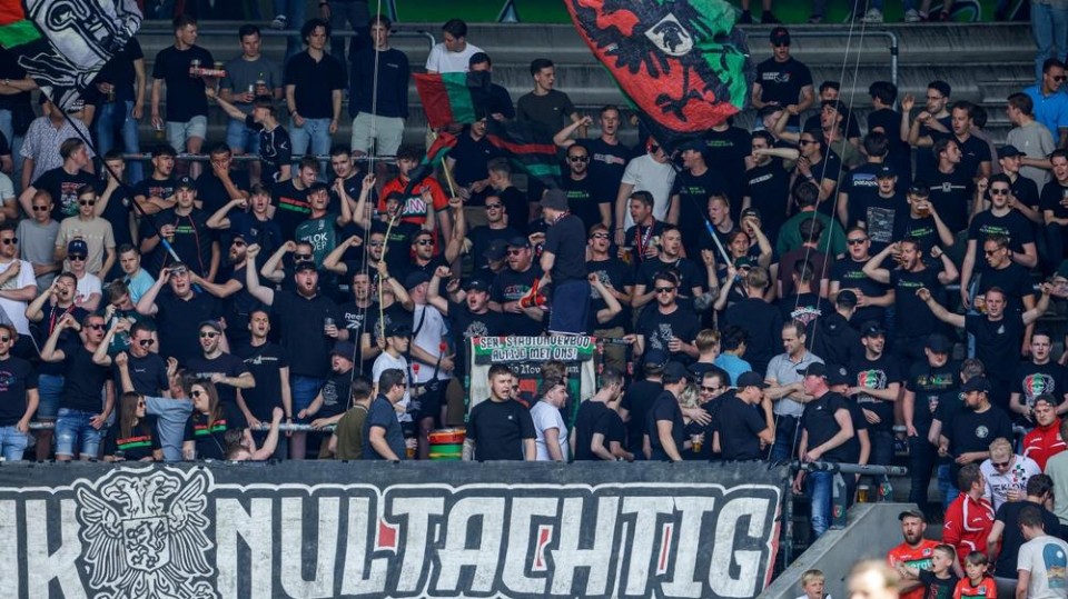 NEC-supporters in het Goffertstadion in Nijmegen.