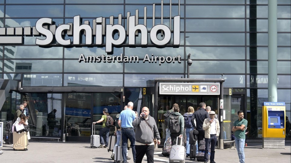 Eén van de ingangen van luchthaven Schiphol.
