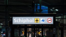 CO₂-budget halveert vliegreizen Amsterdamse ambtenaren