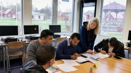 Kabinet wil taalonderwijs deels op werkplek