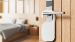 VNG: nareizigersbeleid ministerie is tegenstrijdig