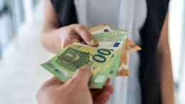 Vrijwel alle gemeenten nemen schulden burgers over