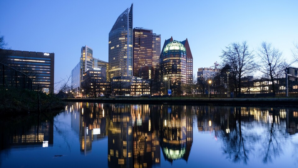 Ministeries gezien vanaf het water