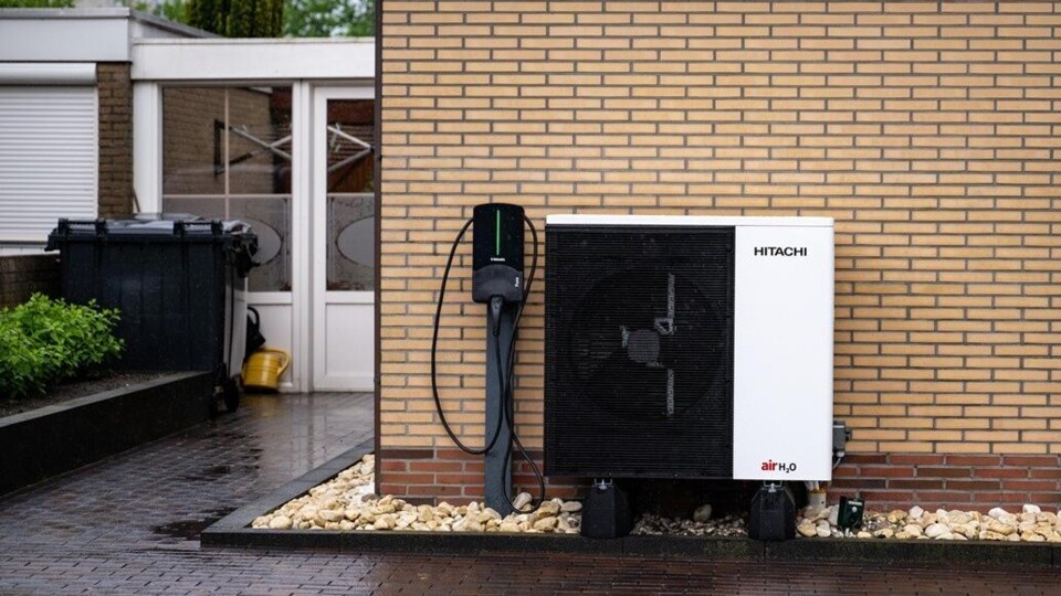 Een warmtepomp bij een woning in Emmen.