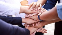 Nederlander vertrouwt gemeente veel meer dan regering