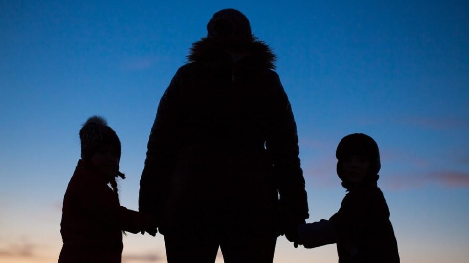 Silhouet moeder mindren