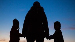 Gemeenten dreigen dakloze moeders met afnemen kinderen