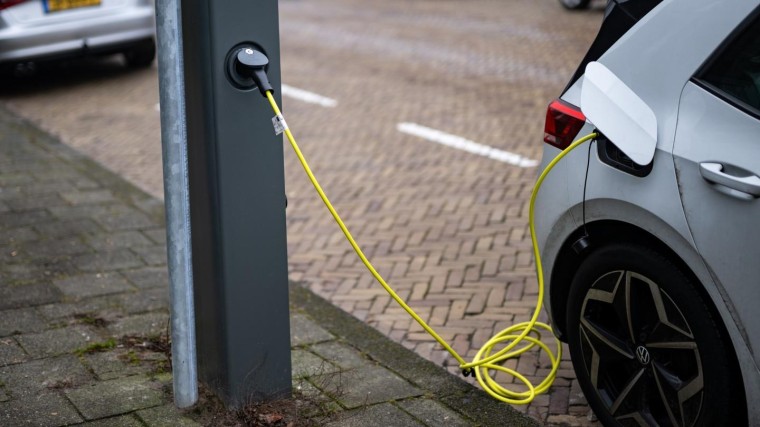 Laadpunten elektrische auto's verdrievoudigd in vijf jaar
