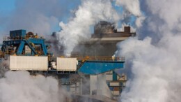Strenger klimaatbeleid? Kiezers in industrieregio’s stemmen niet rechtser