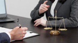 Beslag en ontslag vanwege fraude van een half miljoen