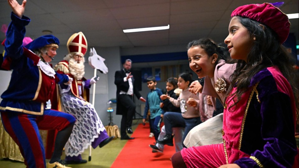 ANP sinterklaas AZC