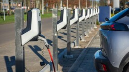 Lease-subsidie elektrische auto kan vervoersarmoede tegengaan