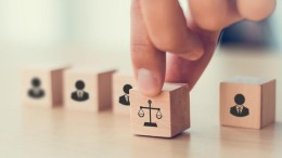 Zich als een goed ambtenaar gedragen