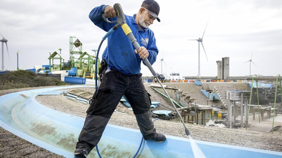 Asielzoeker aan het werk