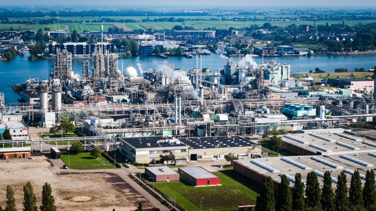 Aangifte vanwege lekken van schikking door Chemours