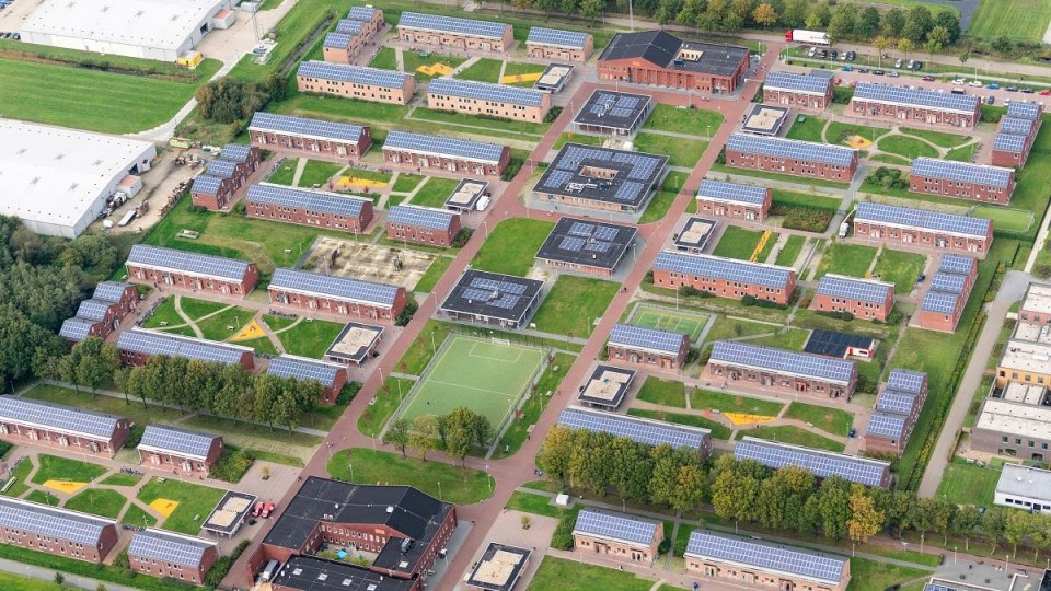 Luchtfoto van asielcomplex Ter Apel