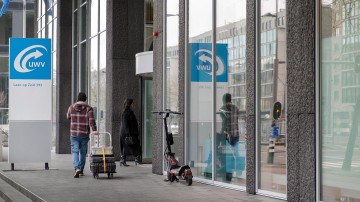 Meer mensen in de bijstand door kortere WW