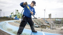 Amsterdamse pilot helpt statusloze asielzoekers aan werk