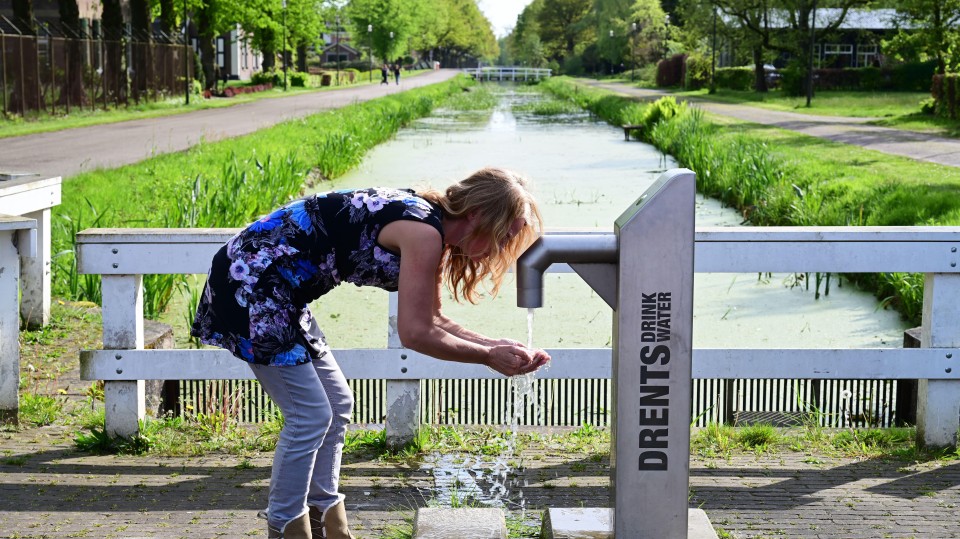 Een drinkwaterpunt in het Drentse Veenhuizen, afgelopen april.